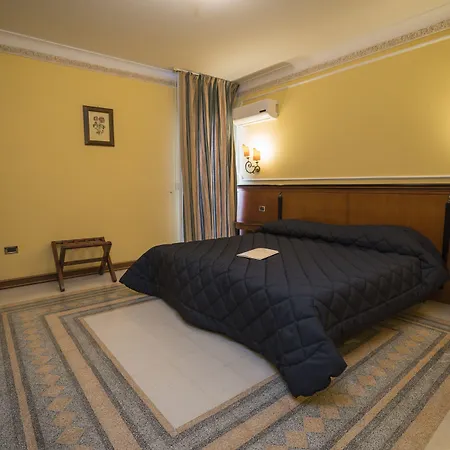 Capital Hotel 4*